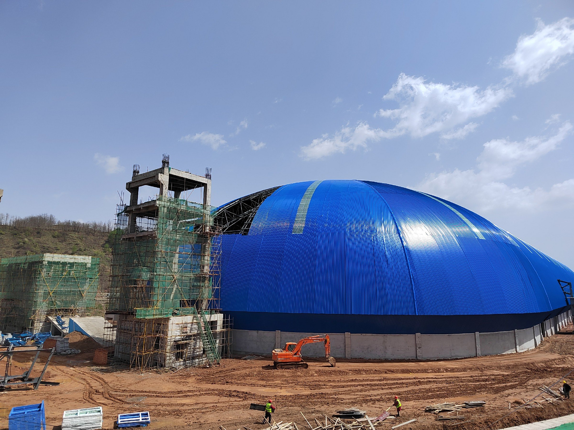 华亭加速“项”前冲 神峪河铁路装车站“进度条”刷新