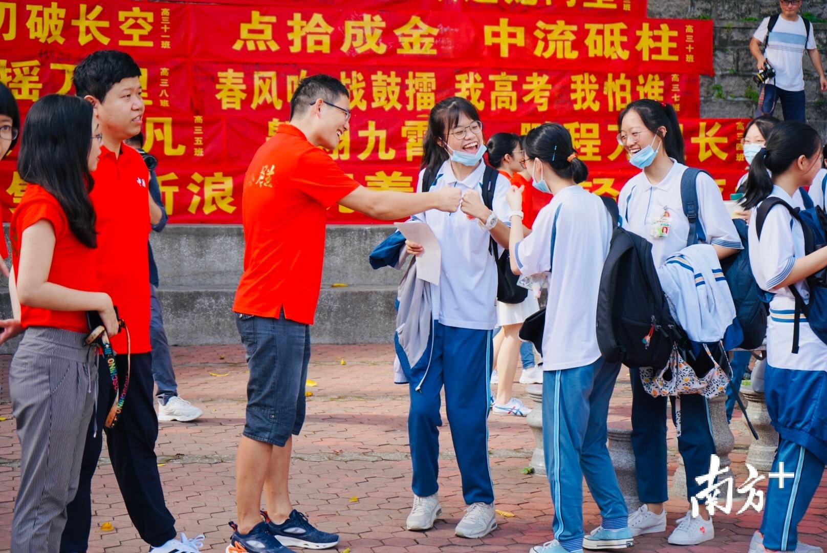 汕头市聿怀初级中学校花_汕头市聿怀中学_汕头市聿怀初中