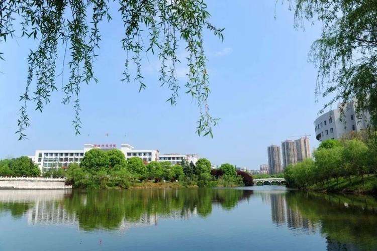 湖北大学生_湖北大学本科生院_湖北大学学生