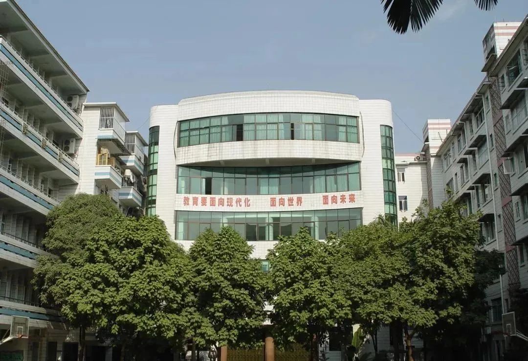 南宁市中心在哪里最繁华的地方_南宁市十四中_南宁市中国燃气客服电话