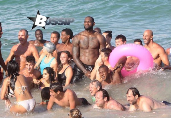 楼住有情人电视剧_搂抱的搂的组词_搂住