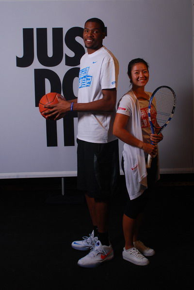 搂住_楼住有情人电视剧_搂抱的搂的组词