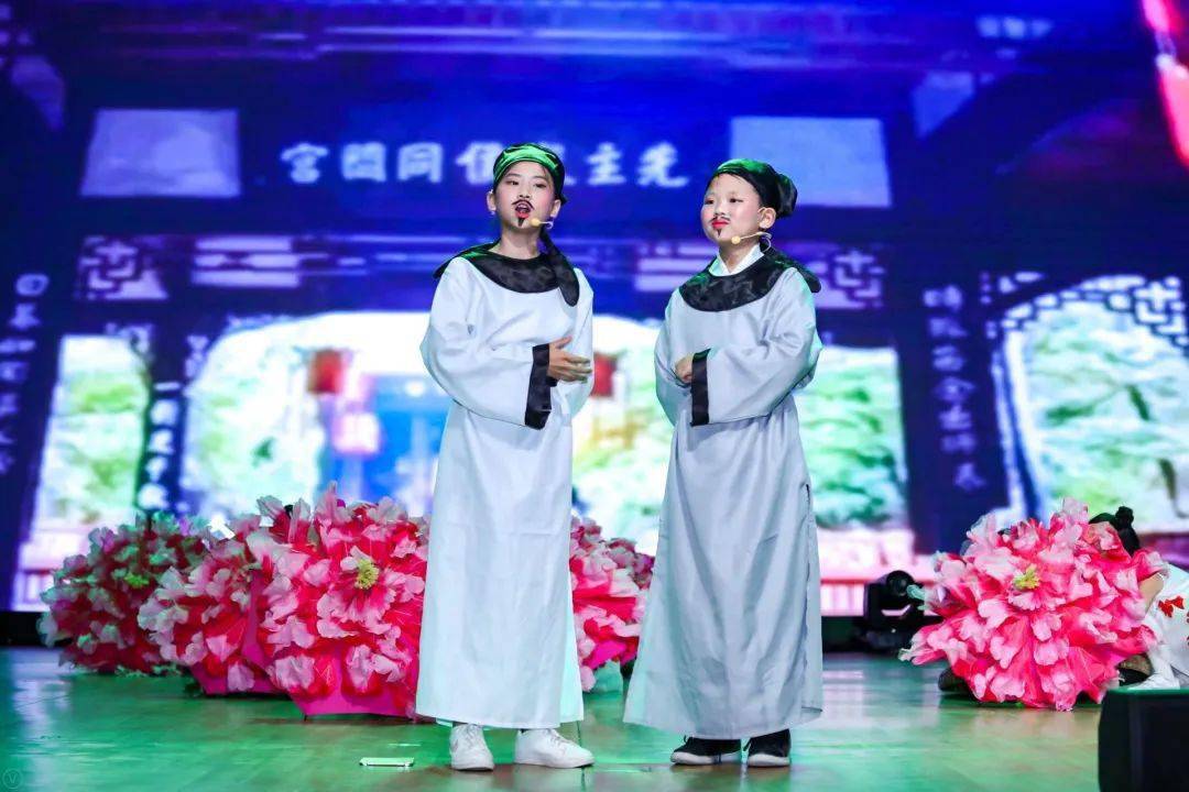 微波粼粼类似的成语_微波粼粼的拼音_微波粼粼