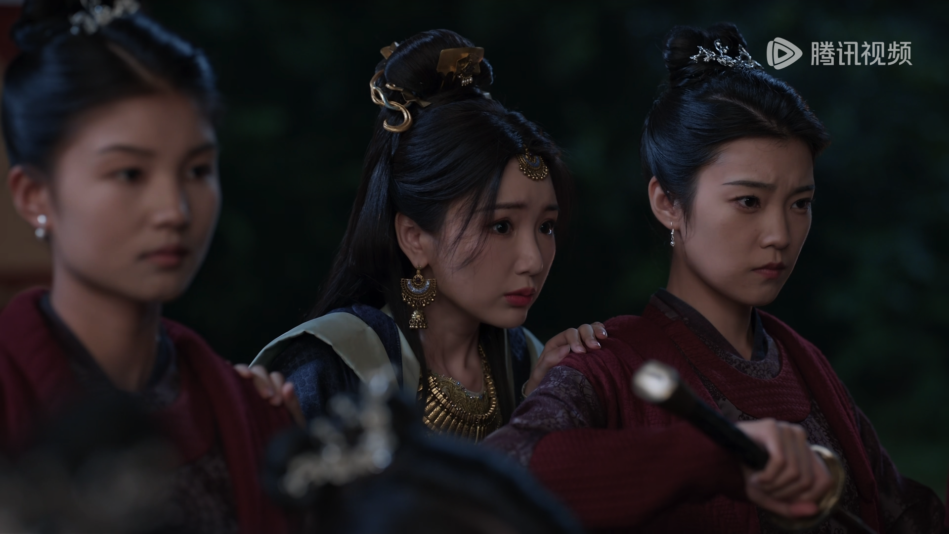 乾纲独断_乾纲独断的近义词_乾纲独断是褒义词还是贬义词