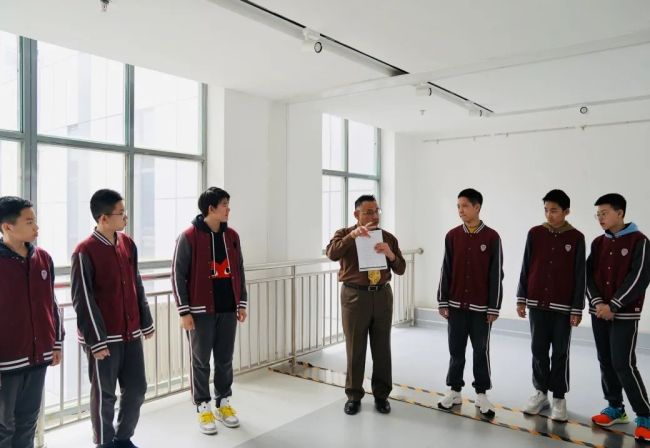 模拟场景、英文派对、绕口令……济南托马斯学校的英语日让孩子们爱上“练嘴皮子”