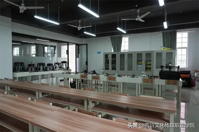 成都学校信息技术教师招聘_成都信息技术学校_成都信息技术学校电话