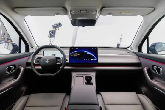 零跑C10：2024年即将登场的全新车型