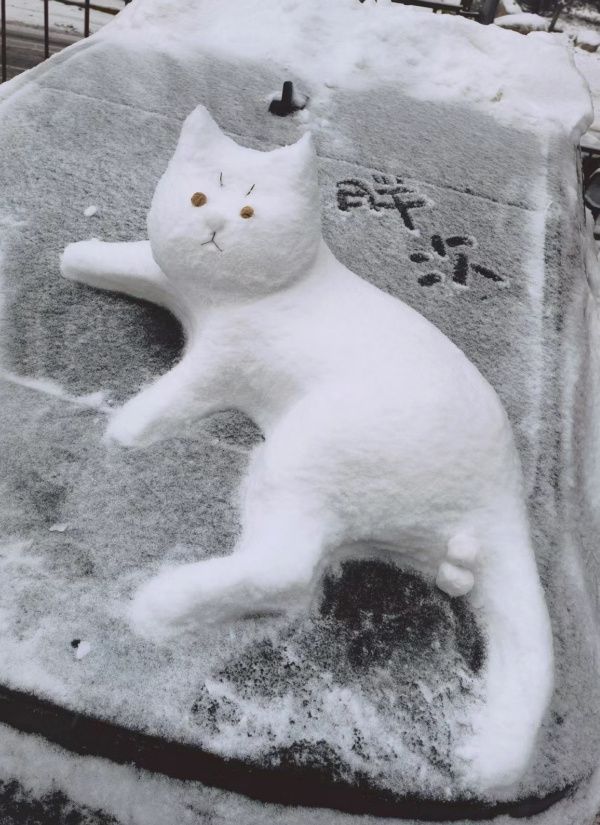 轻松一刻:地铁看H片还不行，更糟糕的是被人发现了