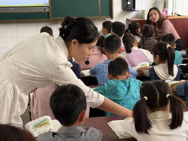 拼音键盘_拼音字母表26个汉语拼音跟读_他的拼音