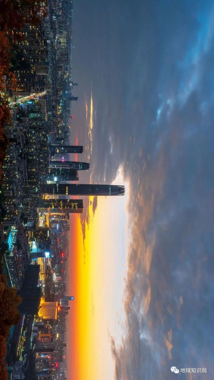 闪闪金光是AABC吗_闪闪金光类似的词_金光闪闪