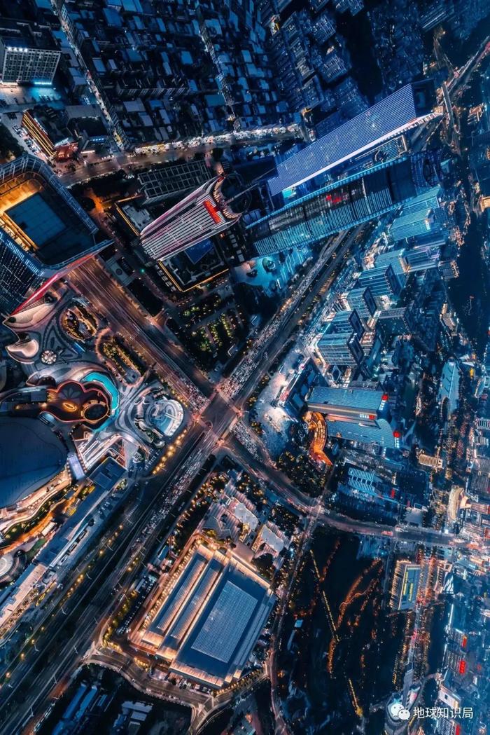 闪闪金光是AABC吗_闪闪金光类似的词_金光闪闪