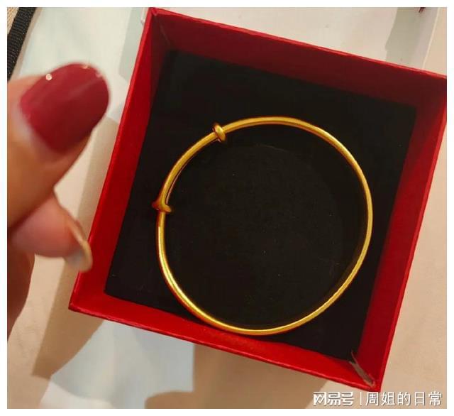 闪闪金光有这么个词语吗_金光闪闪_闪闪金光是AABC吗