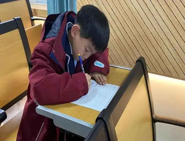 拼音手抄报模板一年级_拼音手抄报_手的拼音