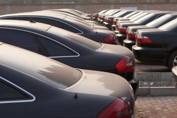 贪官们犯的那些事儿，用英文咋说？