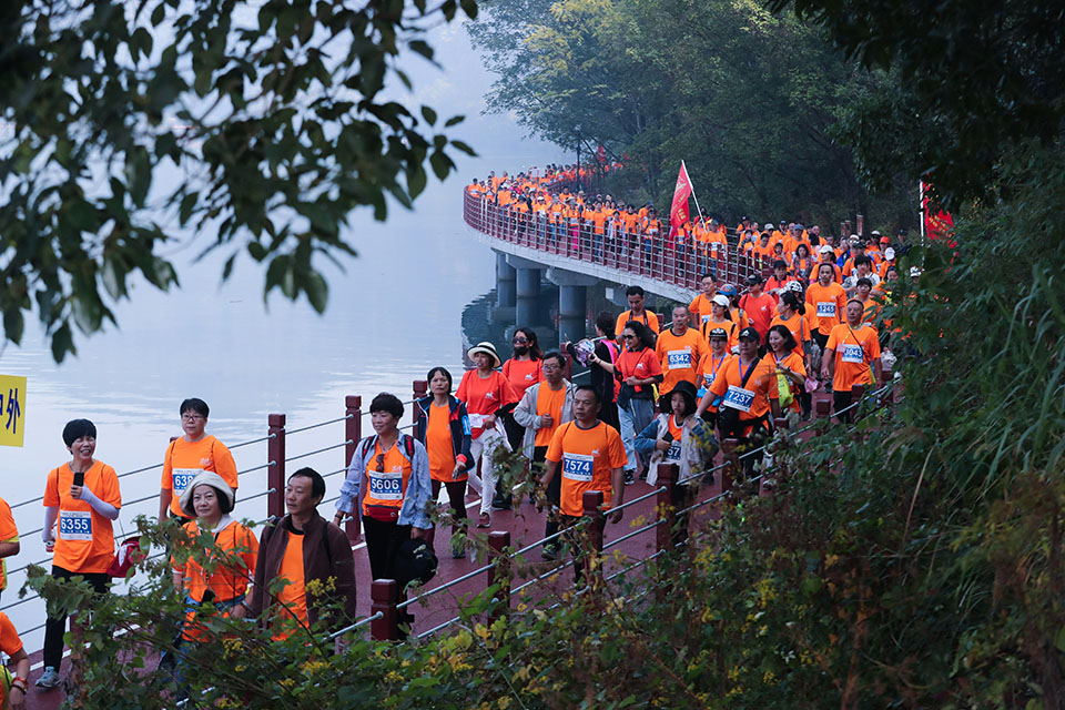 每天1万步减肥_每天10000步我瘦了10斤_每天10000步我瘦了