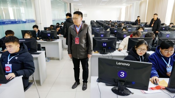 山东职业学院中外合作学费_山东职业外事大学是几本_山东外事职业大学学费