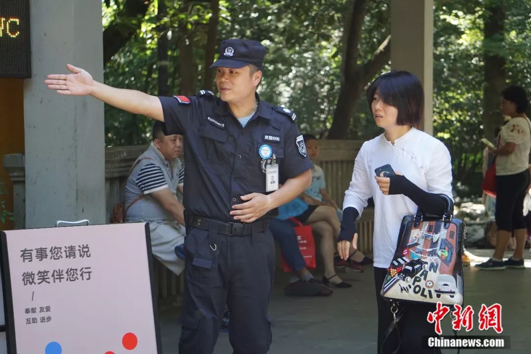 笑脸英文短语_四张笑脸英文_笑脸的英文