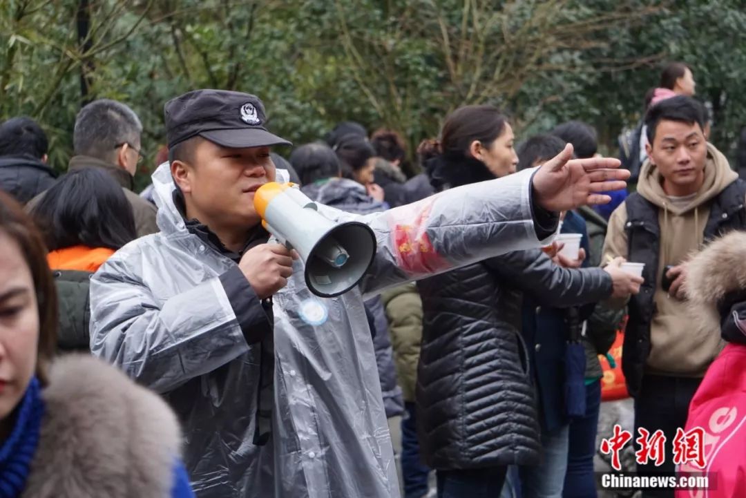 笑脸的英文_笑脸英文短语_四张笑脸英文