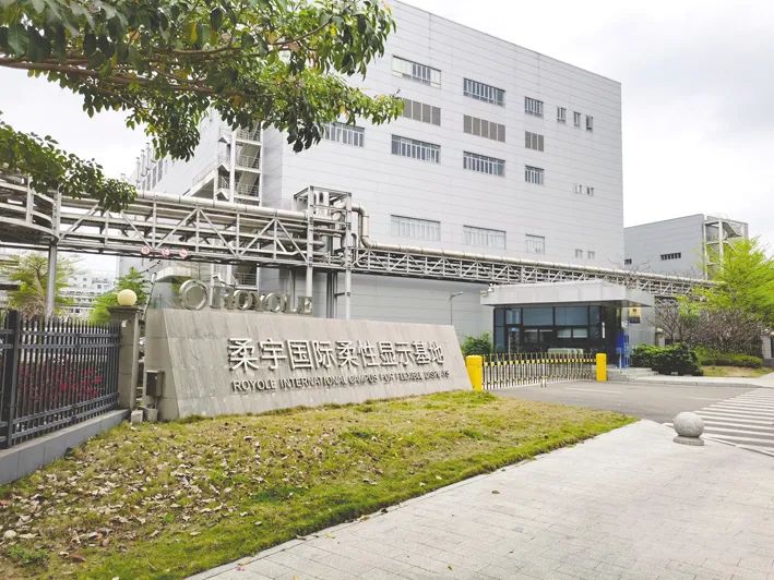 越来越黑暗英文_暗的英文_当时在树林里非常昏暗英文