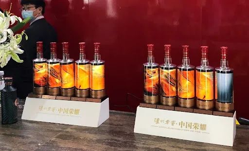 当时在树林里非常昏暗英文_暗的英文_越来越黑暗英文