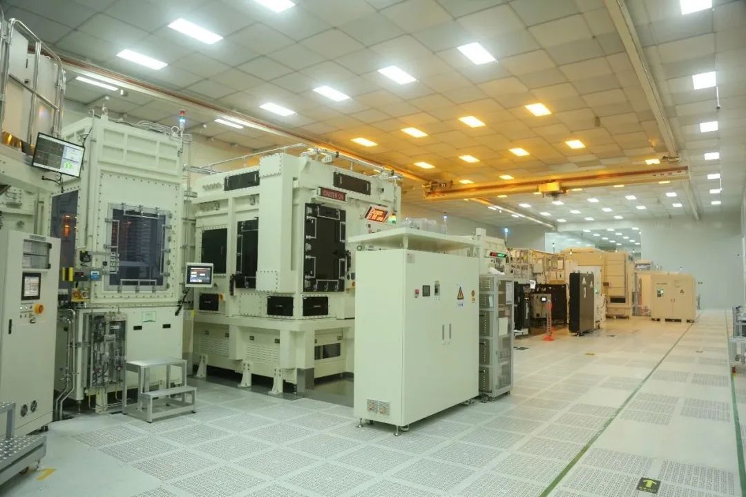 越来越黑暗英文_当时在树林里非常昏暗英文_暗的英文