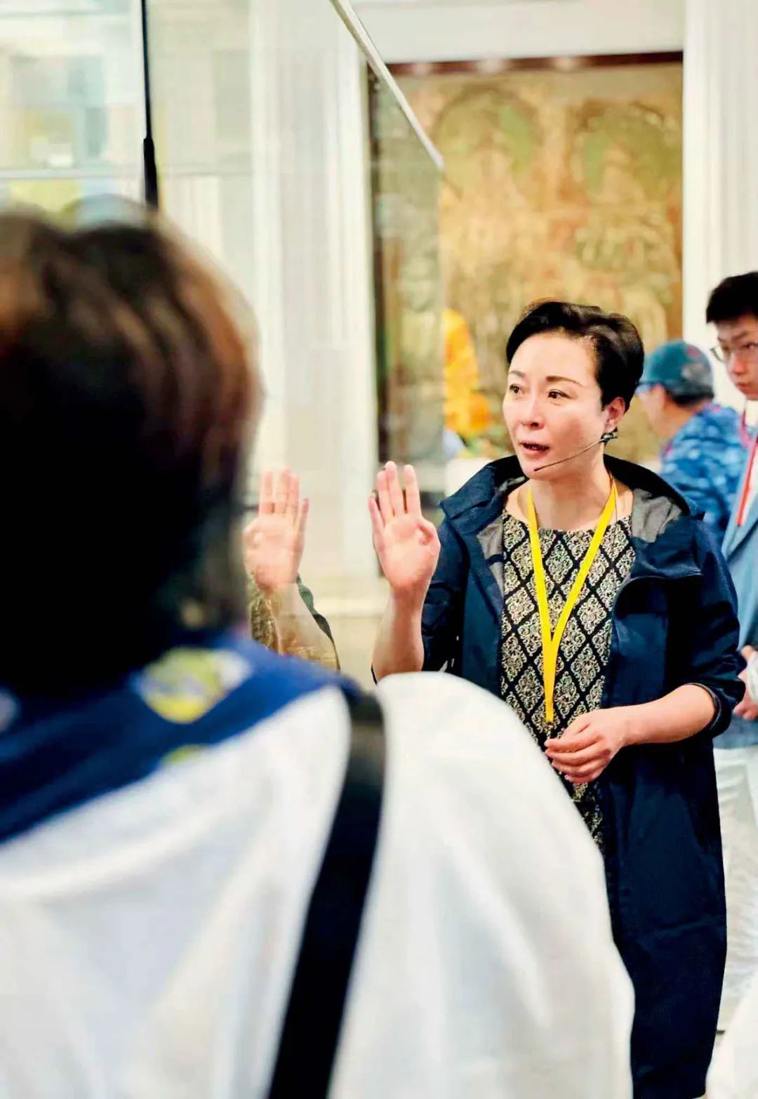 安然在大英博物馆为游客做讲解。图/受访者提供