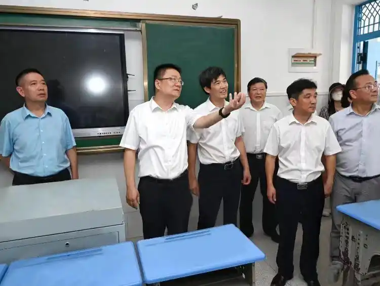 吴风实验中学怎么样_吴风实验学校宿舍内部图_吴风实验学校