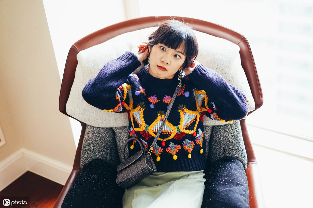 紫红色最佳颜色搭配_紫红色搭配颜色最佳图片_紫红色搭配什么颜色