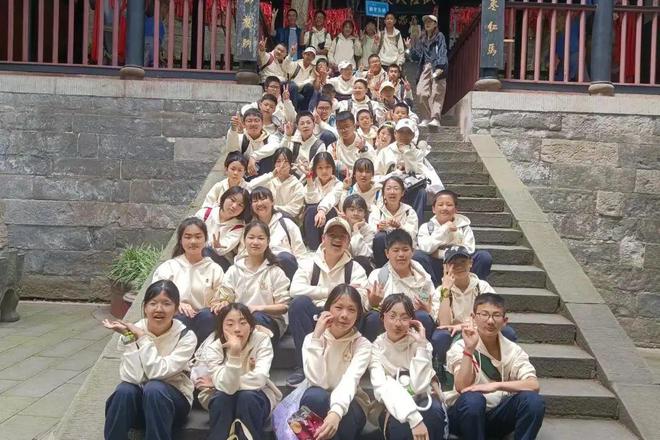 都江堰中学是国重吗_都江堰中学_都江堰中学排名一览表