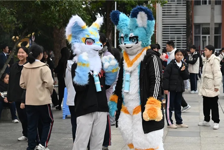 “过节了！”闽侯一中好热闹