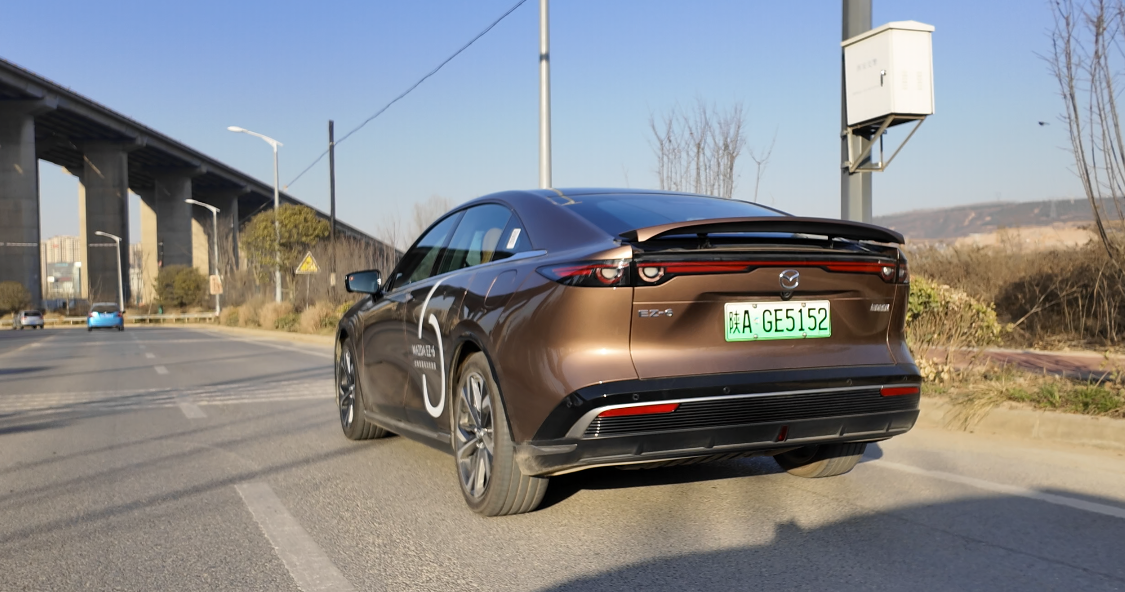 突兀森郁意思_郁意思是什么意思啊_郁的意思