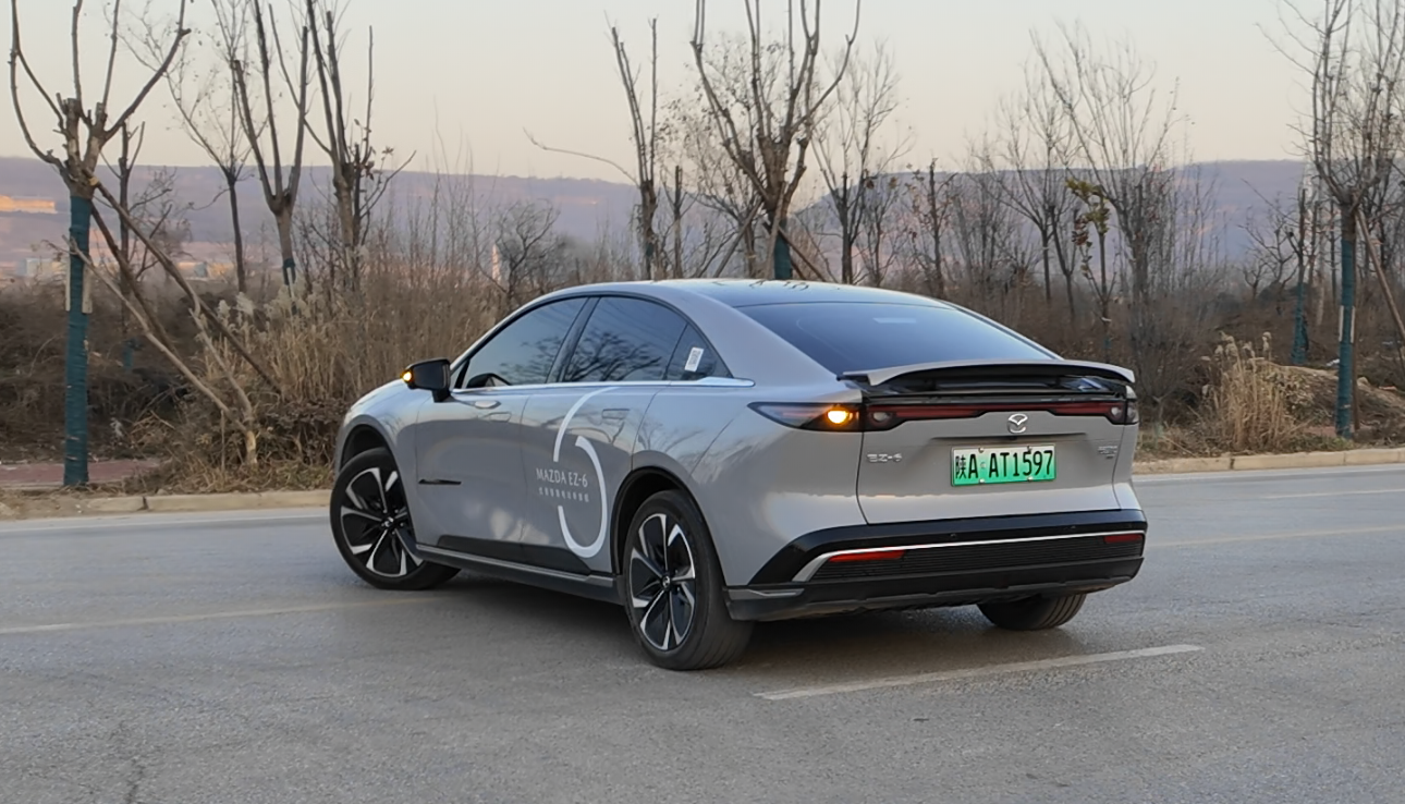 郁意思是什么意思啊_郁的意思_突兀森郁意思