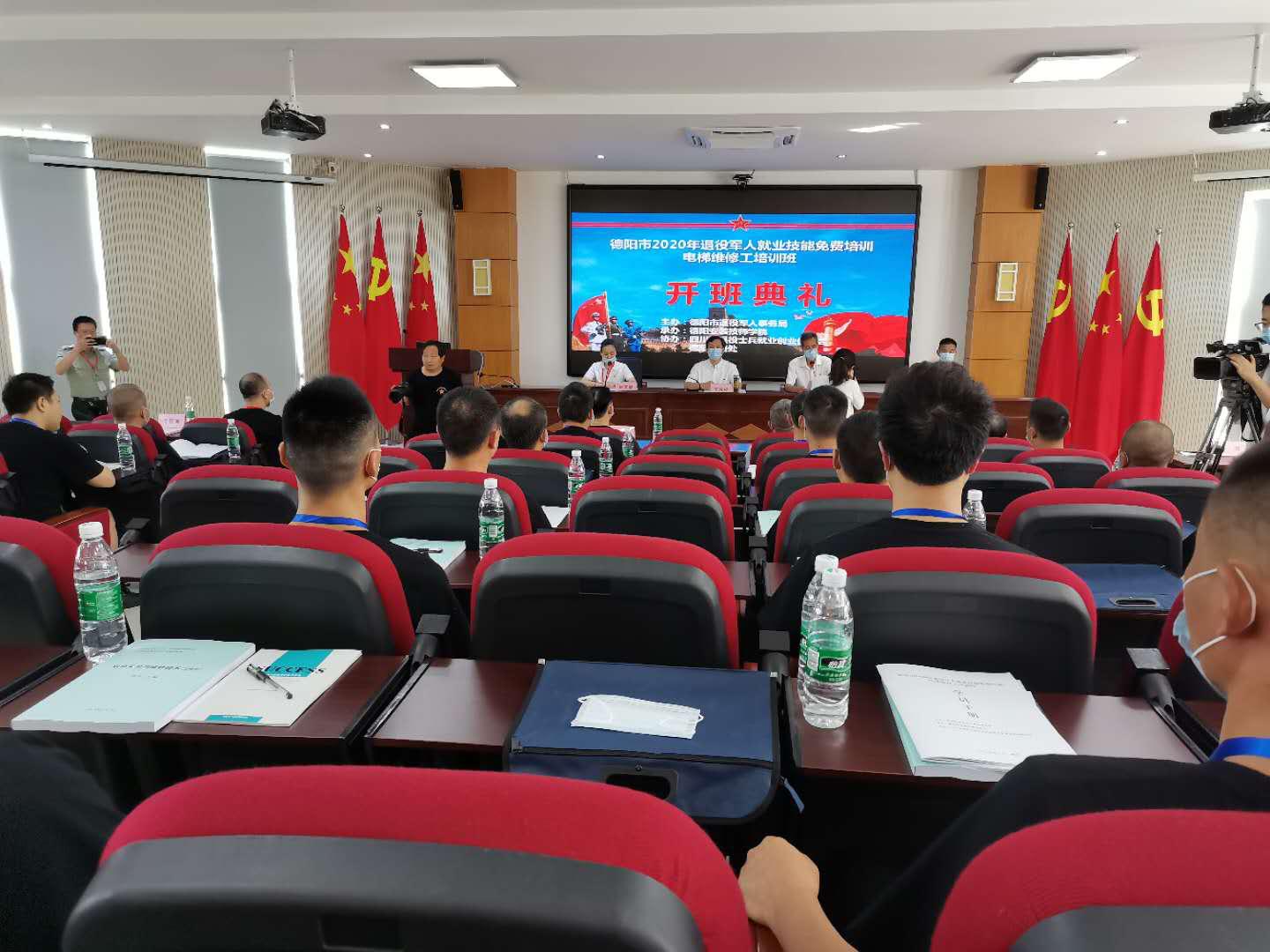 德阳安装技师学院寝室图片_德阳安装技师学院3+2_德阳安装技师学院