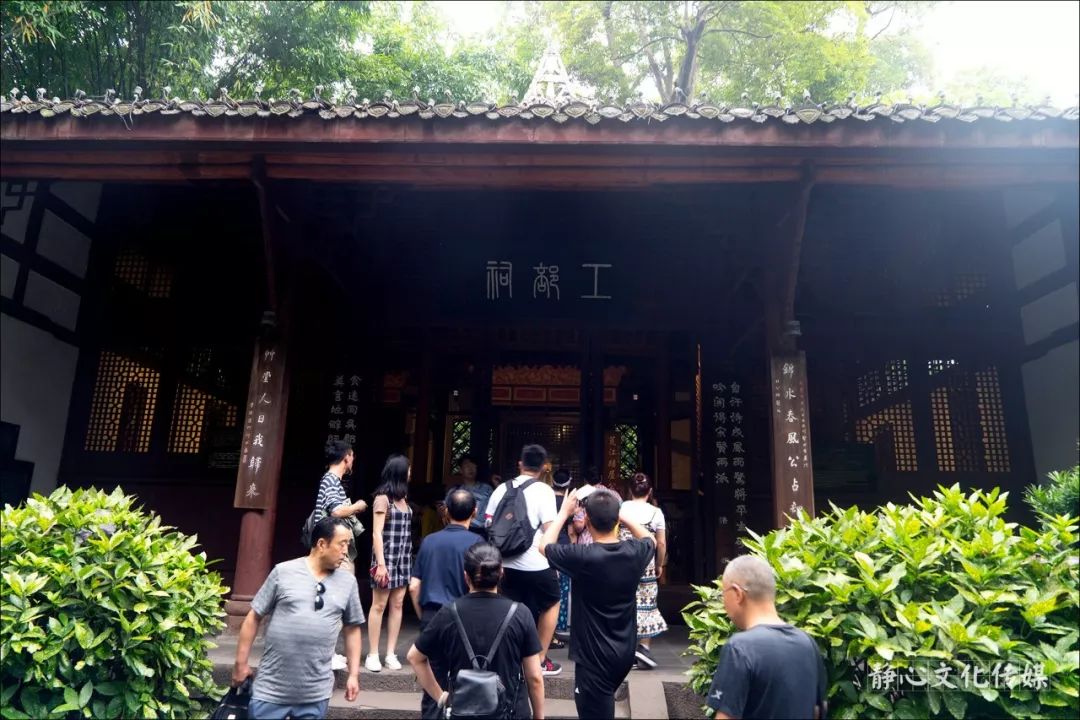 杜甫草堂和武侯祠哪个值得去_杜甫草堂简介_杜甫草堂