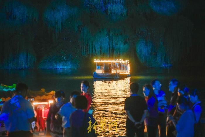 大明湖畔的夏雨荷_大明湖在哪里个城市_大明湖