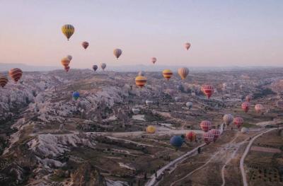 电话卡怎么放入卡槽 SIM卡怎么放才正确-图1