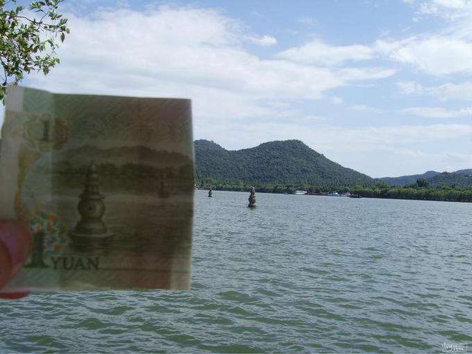 三潭印月_三潭印月的印是哪个_三潭印月潭是什么意思