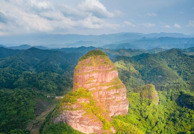 丹霞山_丹霞山旅游风景区门票多少钱_丹霞山一日游最佳攻略