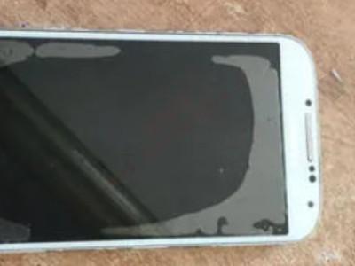 苹果手机屏幕乱跳是哪里出了问题-图2