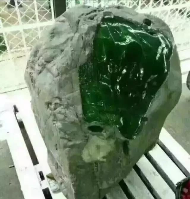 翡翠购买原石_去哪买翡翠原石_翡翠买原石去哪里买好