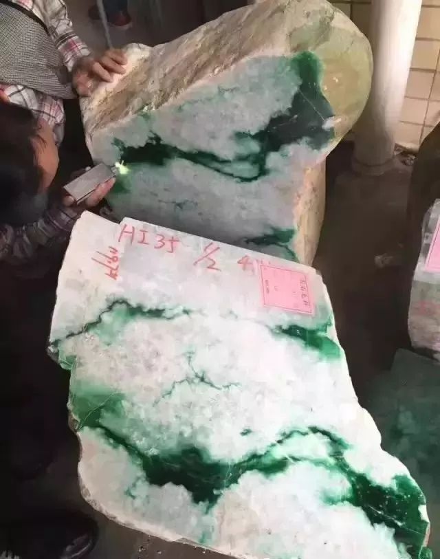 翡翠买原石去哪里买好_翡翠购买原石_去哪买翡翠原石