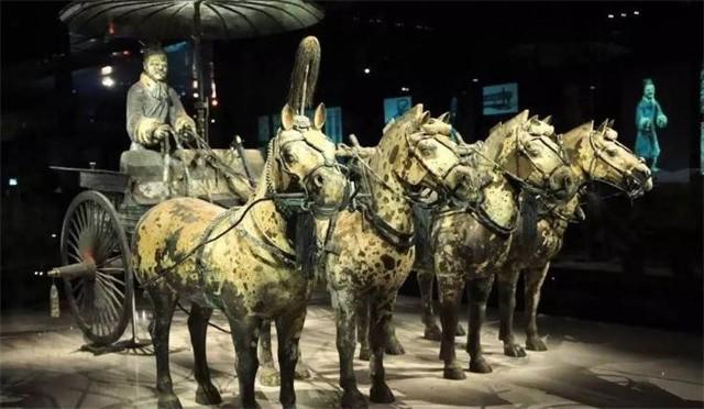 秦始皇是谁的儿子_秦始皇儿子是暴君吗_秦始皇儿子是僵尸的小说