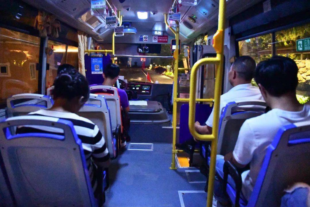 北京火车站有售票窗口吗_北京有几个火车站_火车站北京有地铁吗