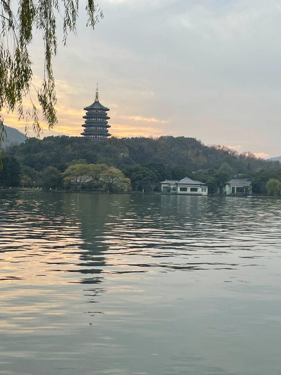 西湖在哪里_西湖在哪里_西湖十景